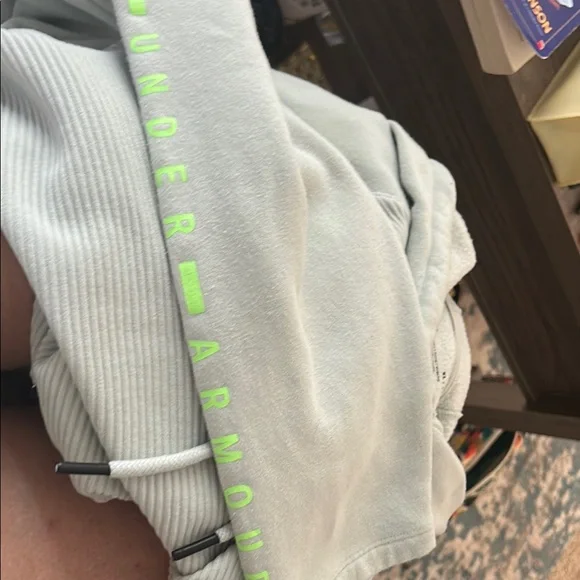 Under Armour Green Sweatshirt - Picture 2 of 5